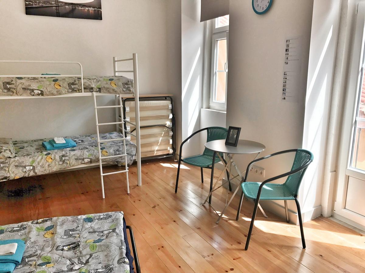 Guesthouse Castelo Lisbon Ruang foto